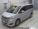 Toyota Noah ZRR80Gカイ