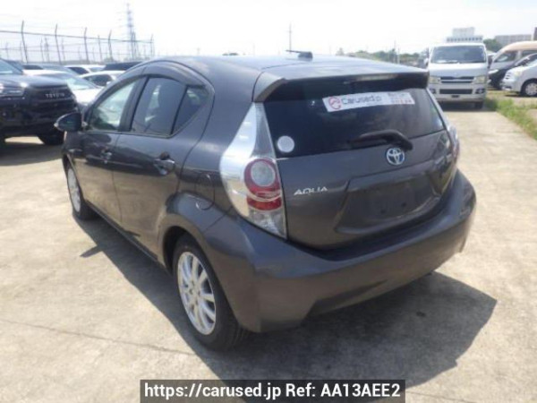 Used 2012 AT toyota aqua NHP10 Image[4]