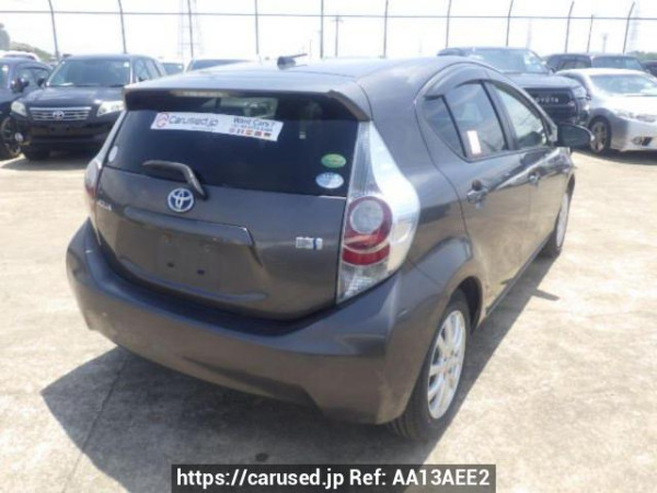 Used 2012 AT toyota aqua NHP10 Image[6]