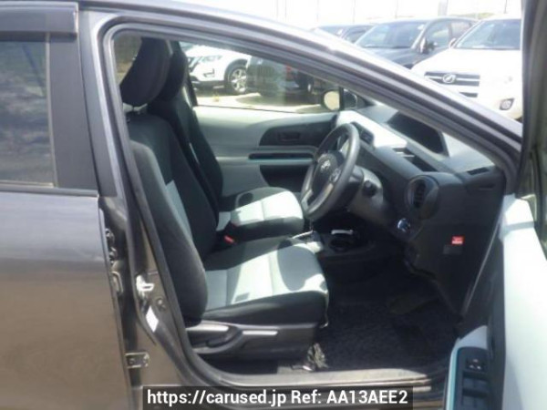 Used 2012 AT toyota aqua NHP10 Image[11]