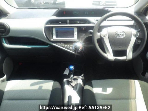 Used 2012 AT toyota aqua NHP10 Image[15]