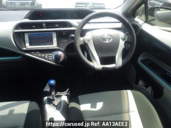Used 2012 AT toyota aqua NHP10 Image[17]