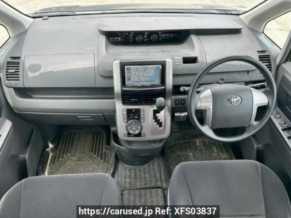 Used 2009 AT toyota noah ZRR70G Image[17]