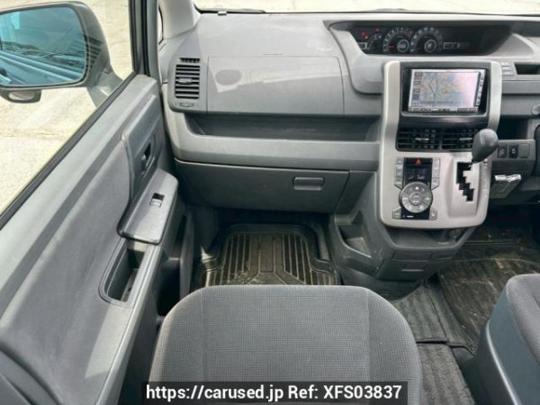 Used 2009 AT toyota noah ZRR70G Image[18]