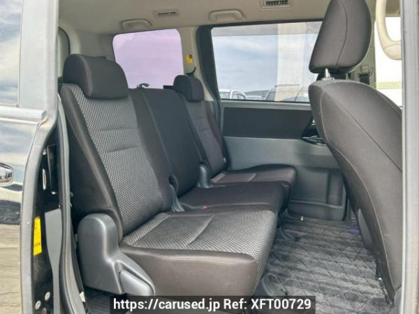 Used 2009 AT toyota noah ZRR70W Image[13]