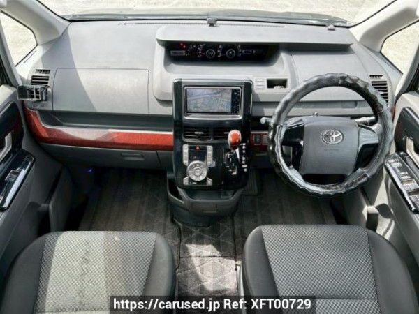 Used 2009 AT toyota noah ZRR70W Image[17]
