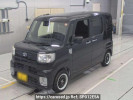 Toyota Pixis Mega LA700A