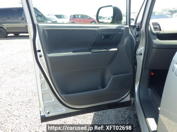 Used 2008 AT toyota voxy ZRR70G Image[16]