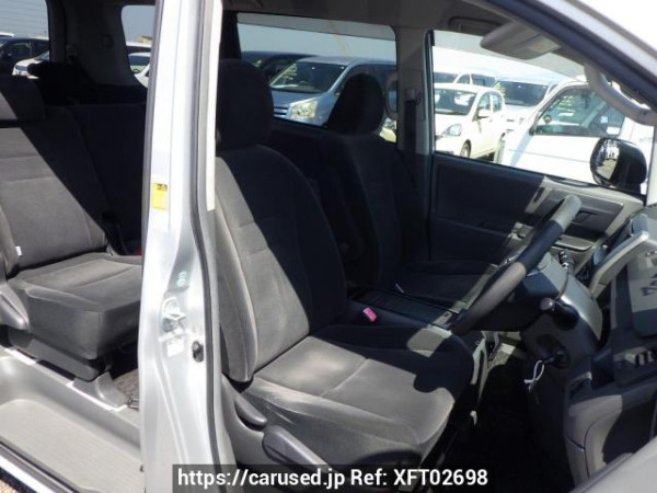 Used 2008 AT toyota voxy ZRR70G Image[19]