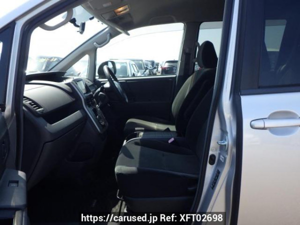 Used 2008 AT toyota voxy ZRR70G Image[20]