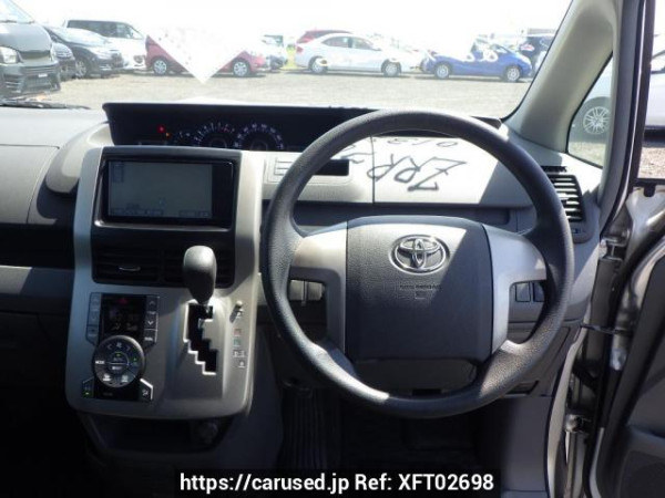Used 2008 AT toyota voxy ZRR70G Image[29]