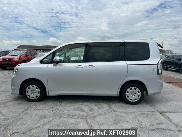 Buy Used 2010 Toyota Voxy ZRR70G (XFT02903) - Carused.jp
