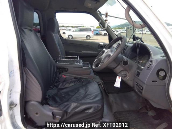 Used 2005 AT nissan caravan-bus DWMGE25 Image[11]