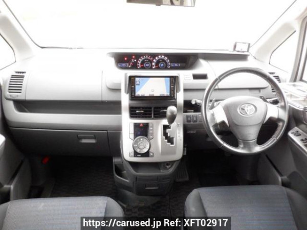 Used 2008 AT toyota voxy ZRR70W Image[17]