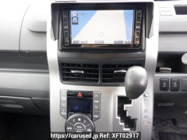 Used 2008 AT toyota voxy ZRR70W Image[22]