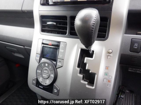 Used 2008 AT toyota voxy ZRR70W Image[24]