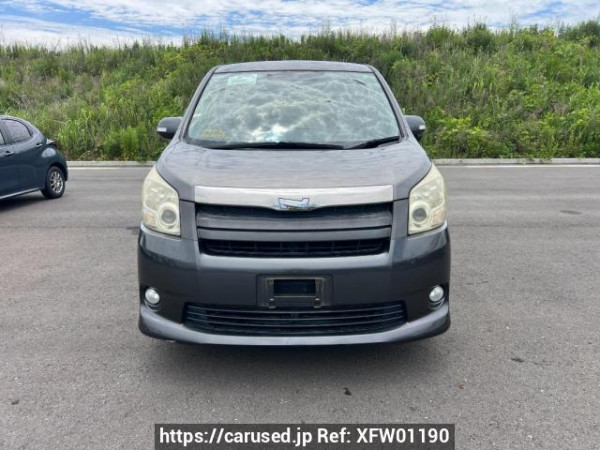 Used 2007 AT toyota noah ZRR70W Image[1]
