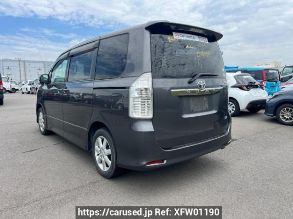 Used 2007 AT toyota noah ZRR70W Image[4]