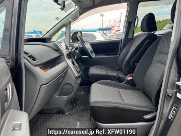 Used 2007 AT toyota noah ZRR70W Image[14]