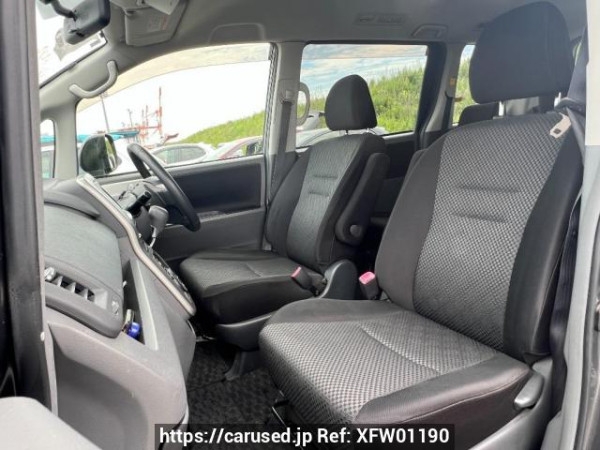 Used 2007 AT toyota noah ZRR70W Image[15]