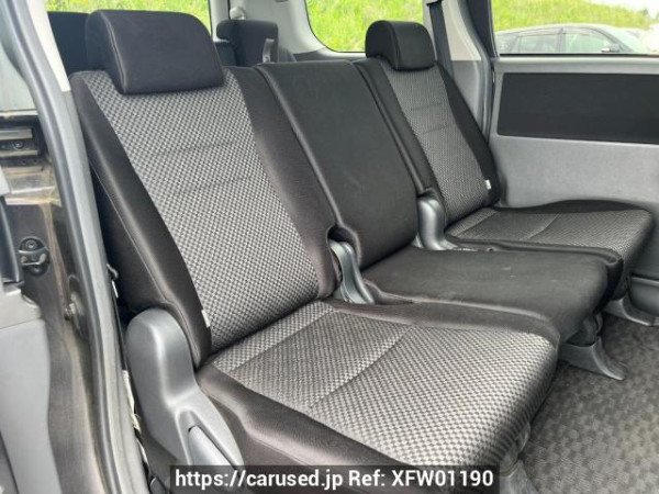 Used 2007 AT toyota noah ZRR70W Image[17]