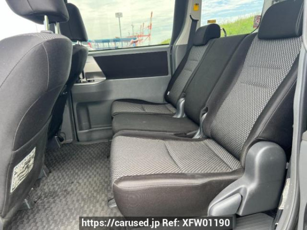 Used 2007 AT toyota noah ZRR70W Image[18]