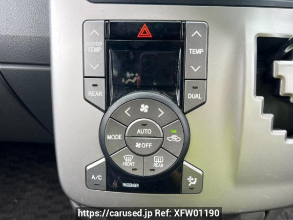 Used 2007 AT toyota noah ZRR70W Image[26]