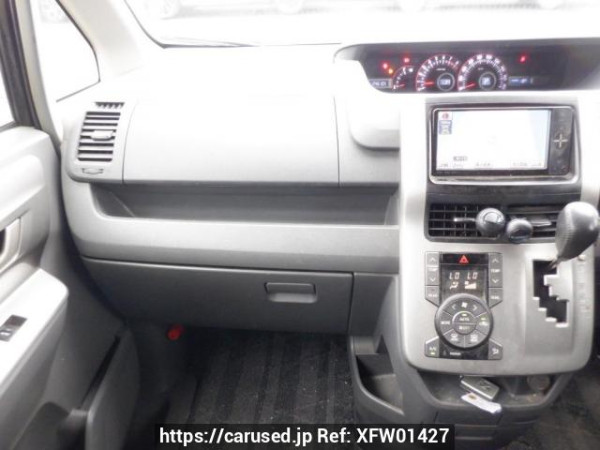 Used 2008 AT toyota voxy ZRR70W Image[18]