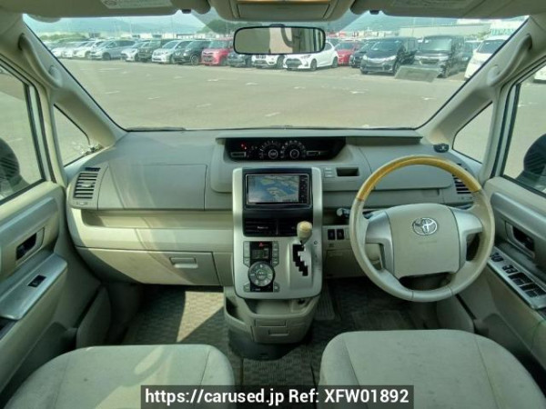 Used 2009 AT toyota noah ZRR70W Image[17]