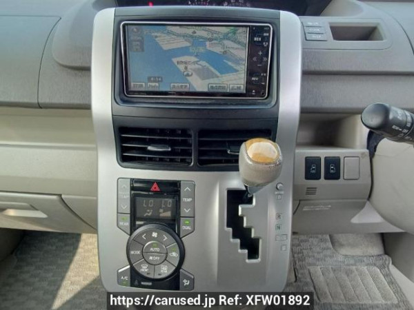 Used 2009 AT toyota noah ZRR70W Image[20]