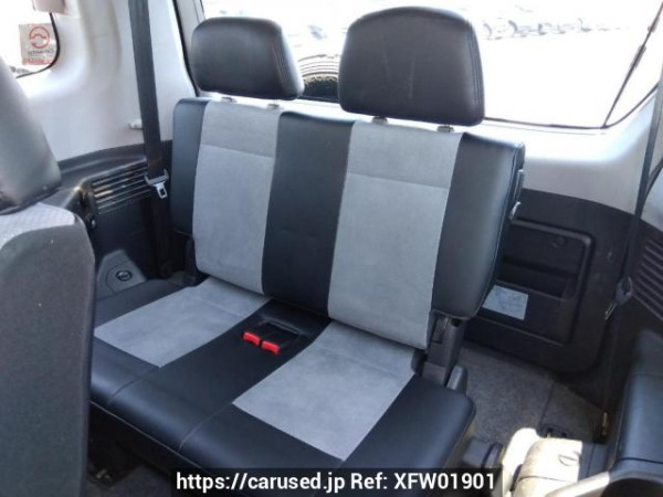 Used 2005 AT mitsubishi pajero V73W Image[16]