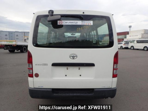 Used 2005 MT toyota regiusace-van KDH205V Image[4]