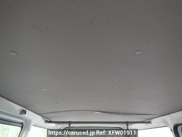 Used 2005 MT toyota regiusace-van KDH205V Image[10]