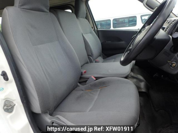 Used 2005 MT toyota regiusace-van KDH205V Image[11]