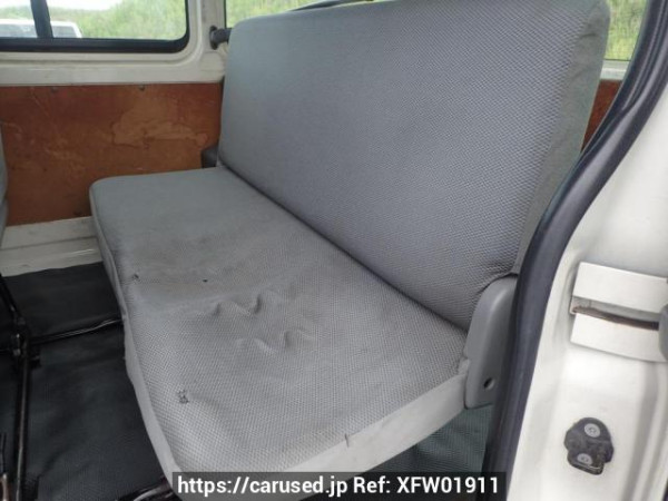 Used 2005 MT toyota regiusace-van KDH205V Image[14]