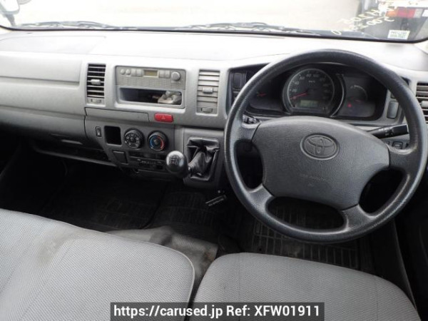 Used 2005 MT toyota regiusace-van KDH205V Image[16]