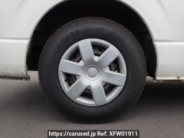 Used 2005 MT toyota regiusace-van KDH205V Image[24]