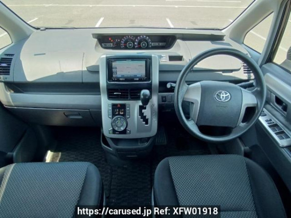 Used 2007 AT toyota noah ZRR70W Image[17]