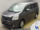 Toyota Noah ZRR75G
