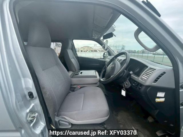 Used 2010 AT toyota regiusace-van TRH200K Image[12]