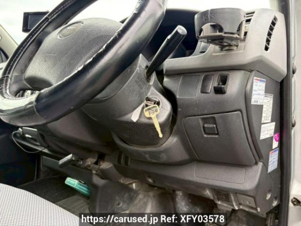 Used 2006 AT toyota regiusace-van KDH200V Image[27]