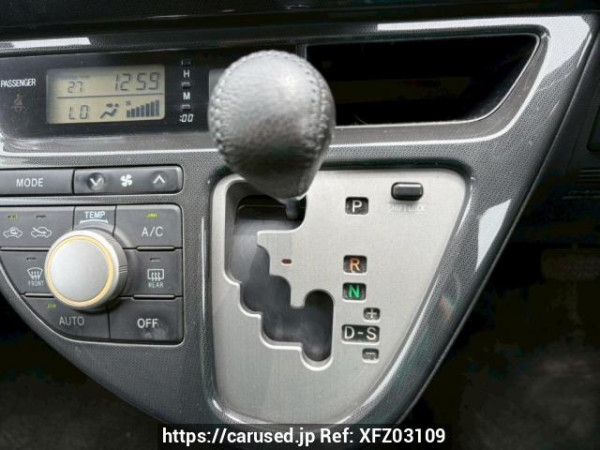 Used 2006 AT toyota wish ZNE10G Image[27]