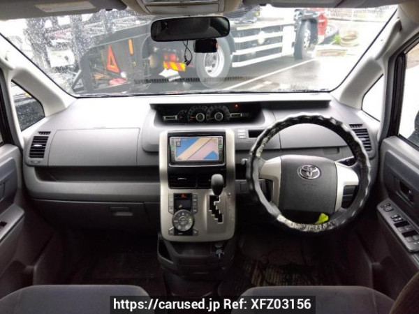 Used 2009 AT toyota noah ZRR70G Image[17]