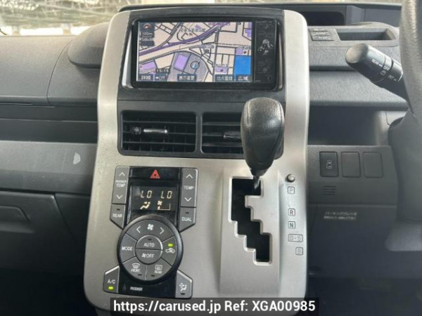 Used 2009 AT toyota noah ZRR70G Image[22]