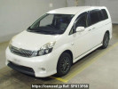 Toyota Isis ZGM15W