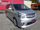 Toyota Noah ZRR70W