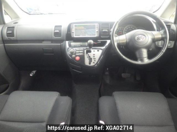 Used 2004 AT toyota wish ZNE10G Image[16]