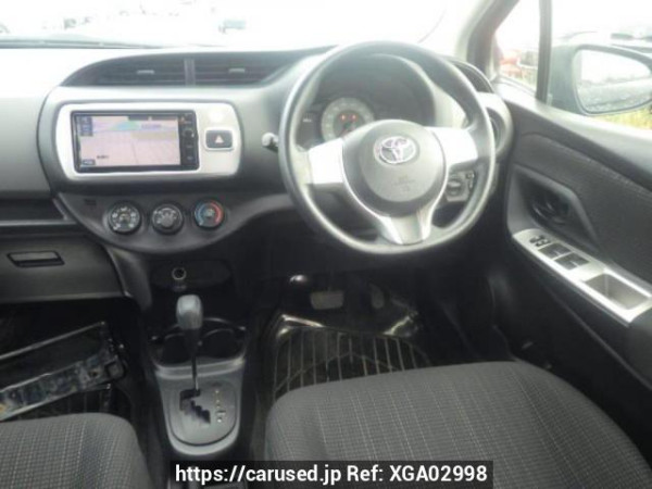 Used 2014 AT toyota vitz KSP130 Image[17]