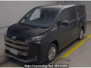 Toyota Noah ZWR95W