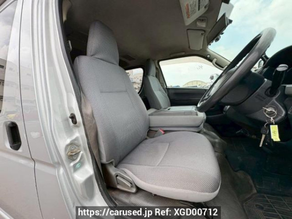 Used 2007 AT toyota regiusace-van KDH205V Image[14]
